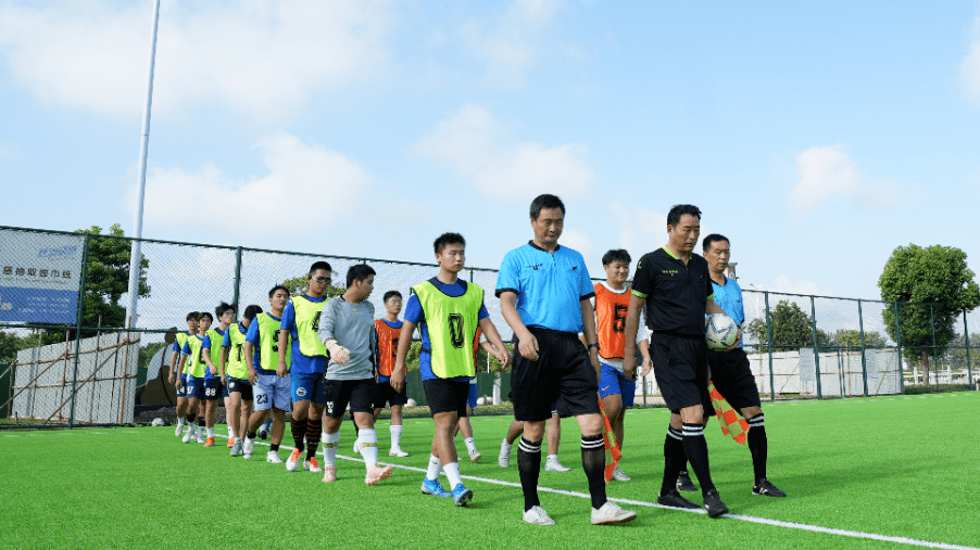 关于激动人心：扣人心弦的比赛场面惊心动魄的信息