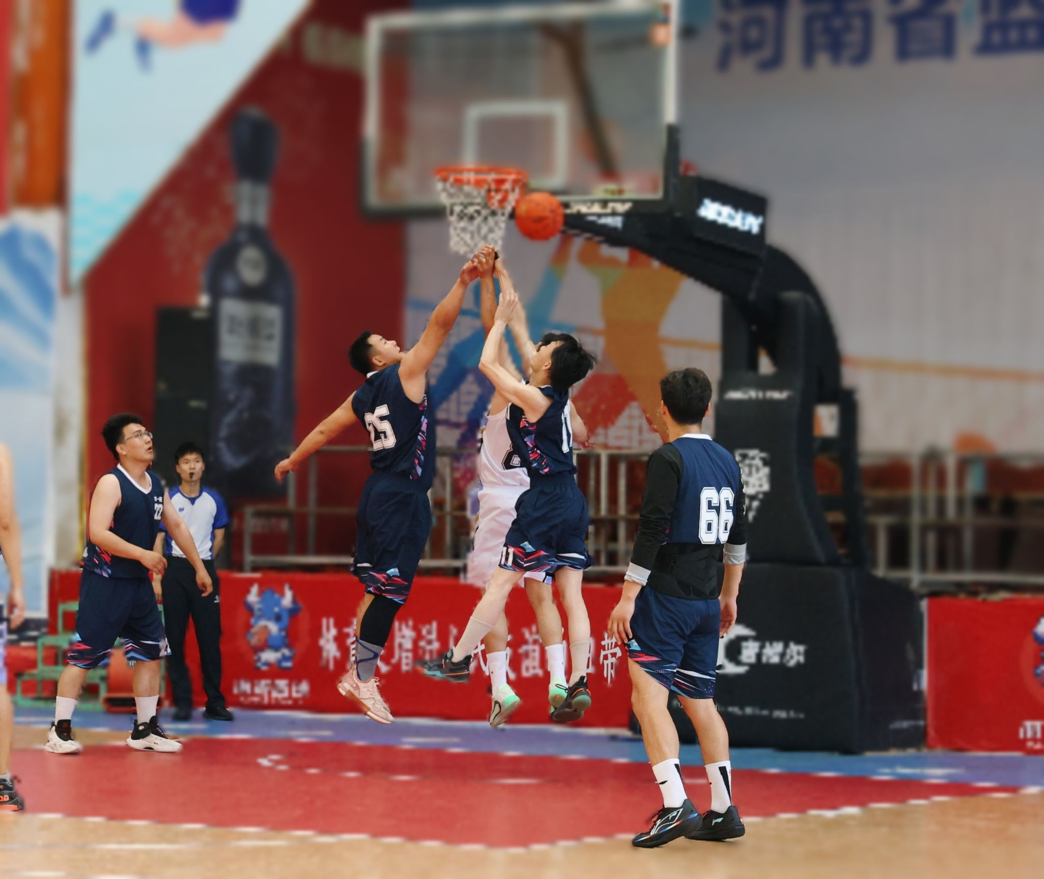 河南队全队集中备战，团结拼搏的简单介绍